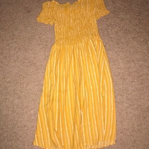off the shoulder rue21 yellow dress size s NEW